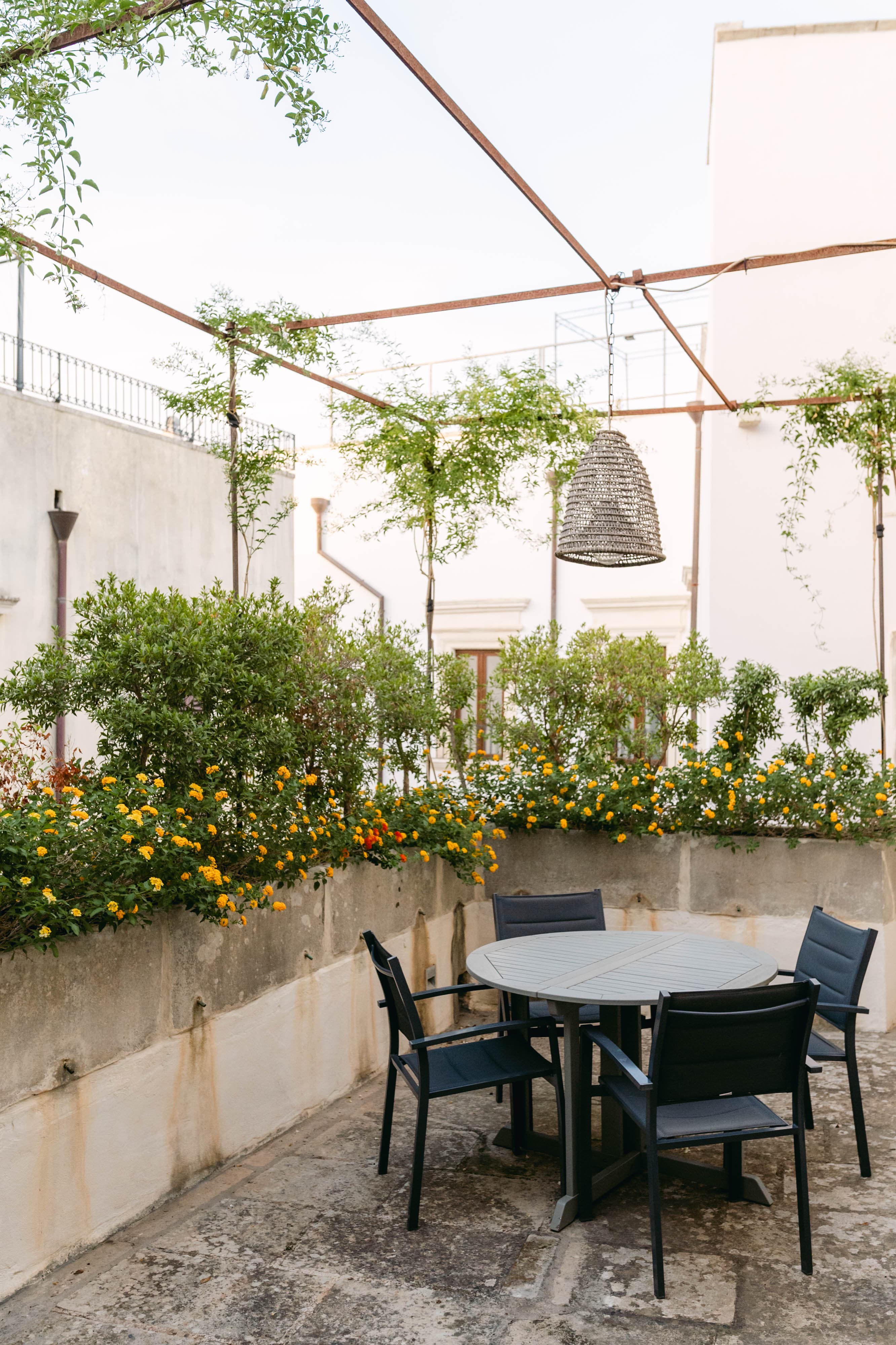 Al fresco dining space