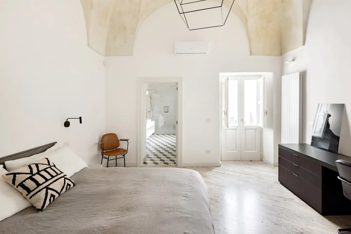 European king size bed with Italian linen